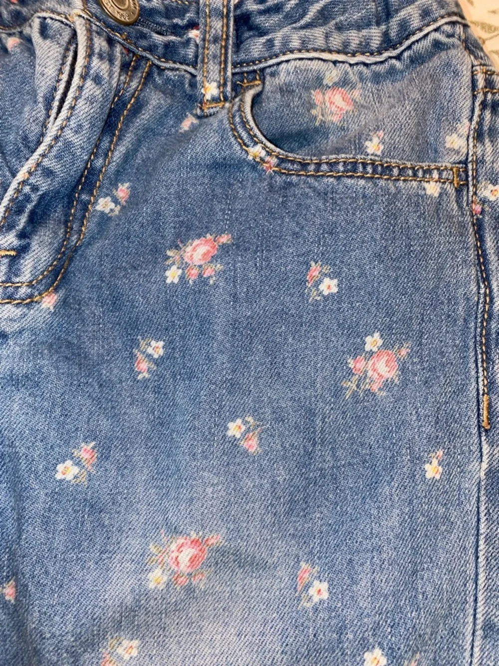 GAP Girlfriend‎ Blue Denim Jeans with Pink Floral Print